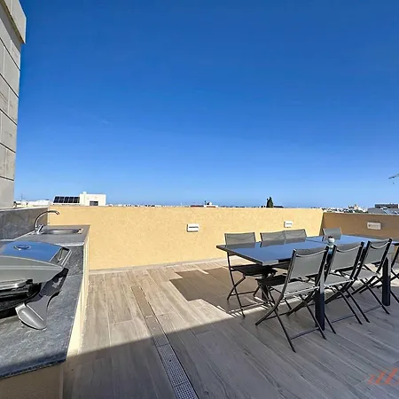 Rooftop With Private Plunge Pool & Bbq In South Of Malta *