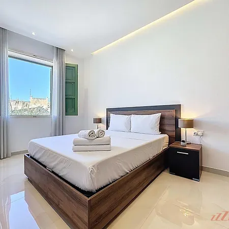 Dom wakacyjny Rooftop With Private Plunge Pool & Bbq In South Of Malta Hal Ghaxiak
