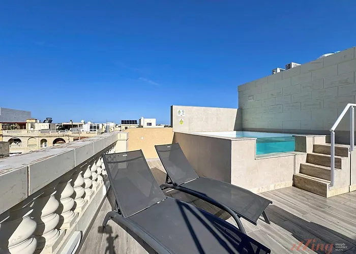 Malta Rooftop With Private Plunge Pool & Bbq